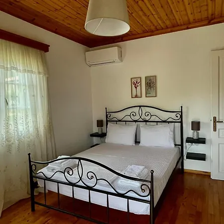 Holiday home Anesis Asprogerakata